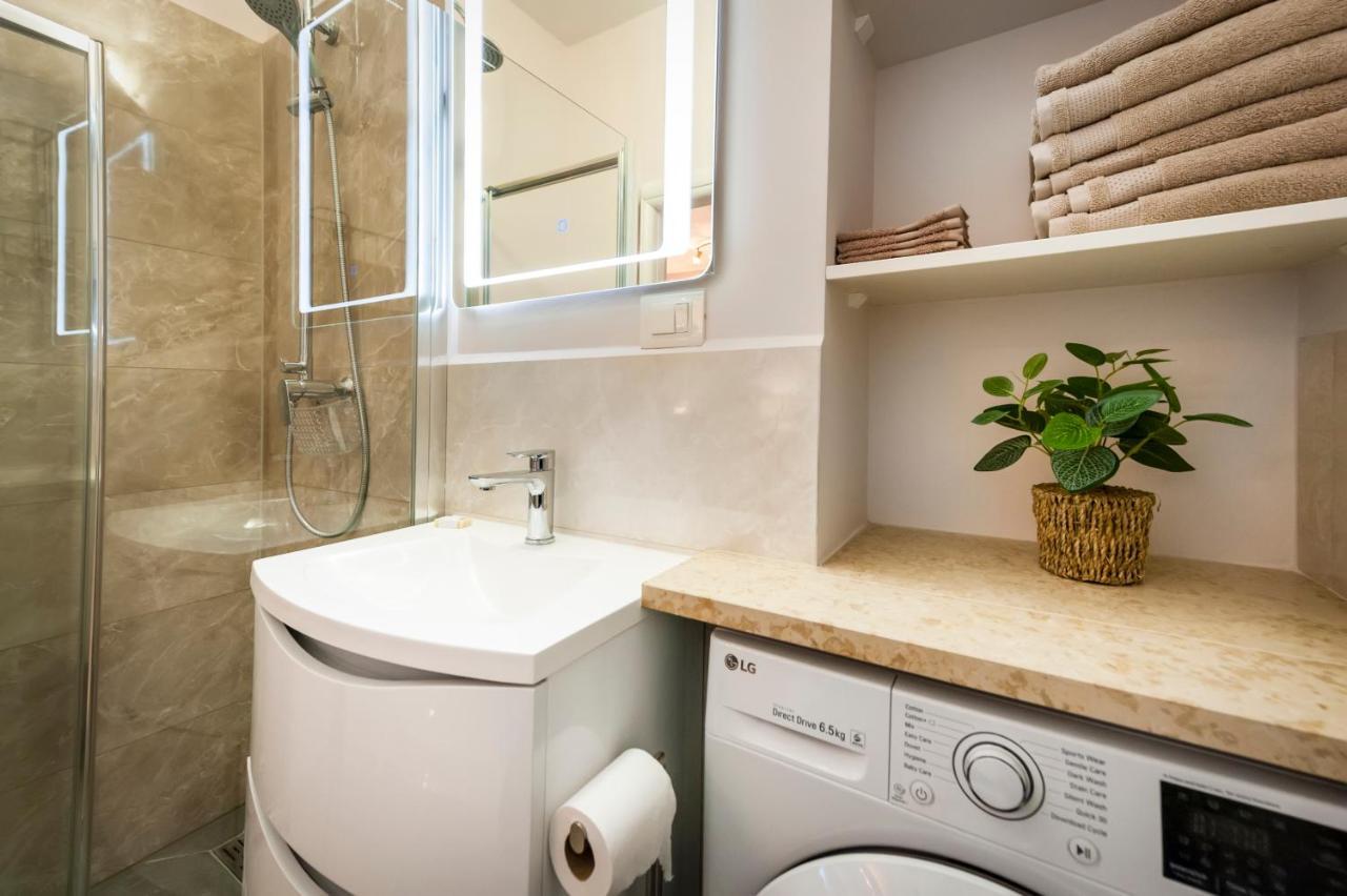 Bella Campagna - Luxury Two Bedroom Apartment Ρόβινι Εξωτερικό φωτογραφία