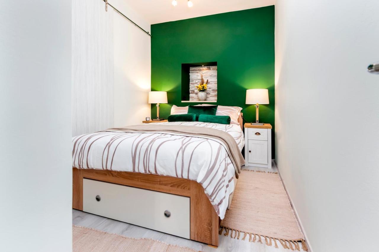 Bella Campagna - Luxury Two Bedroom Apartment Ρόβινι Εξωτερικό φωτογραφία
